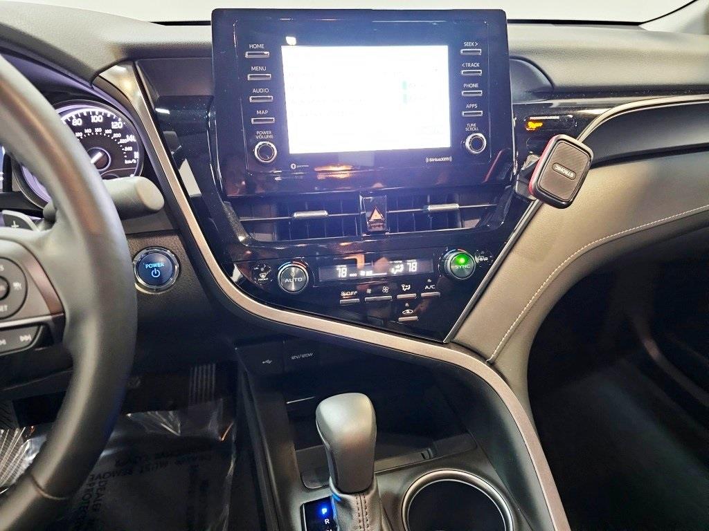 2024 Toyota Camry Hybrid SE 27