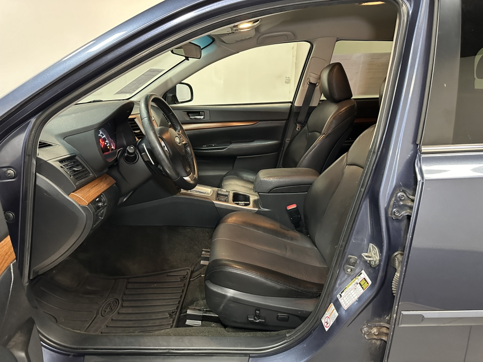 2014 Subaru Outback 2.5i Limited 16