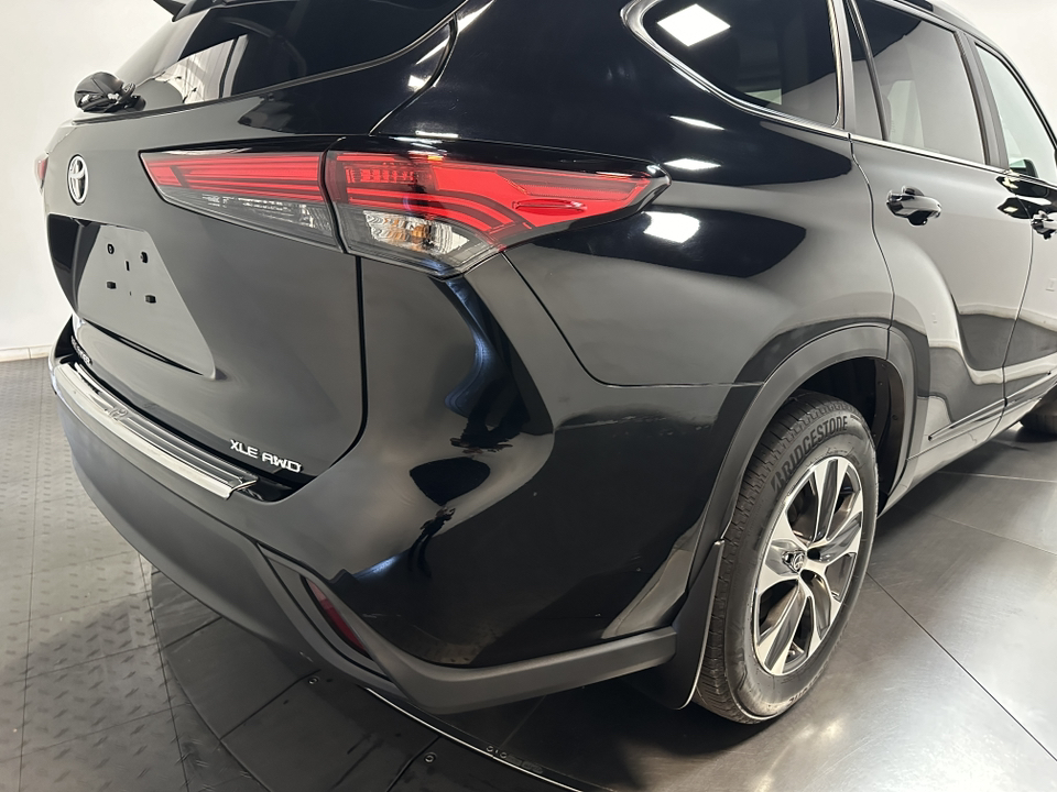 2023 Toyota Highlander XLE 14