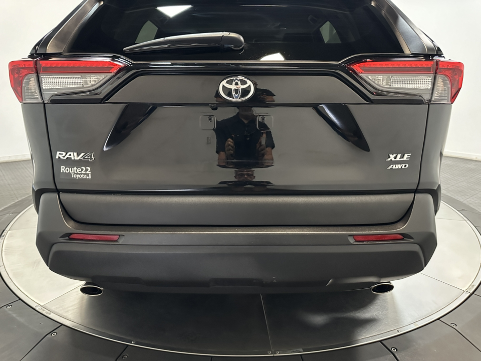 2021 Toyota RAV4 XLE Premium 12