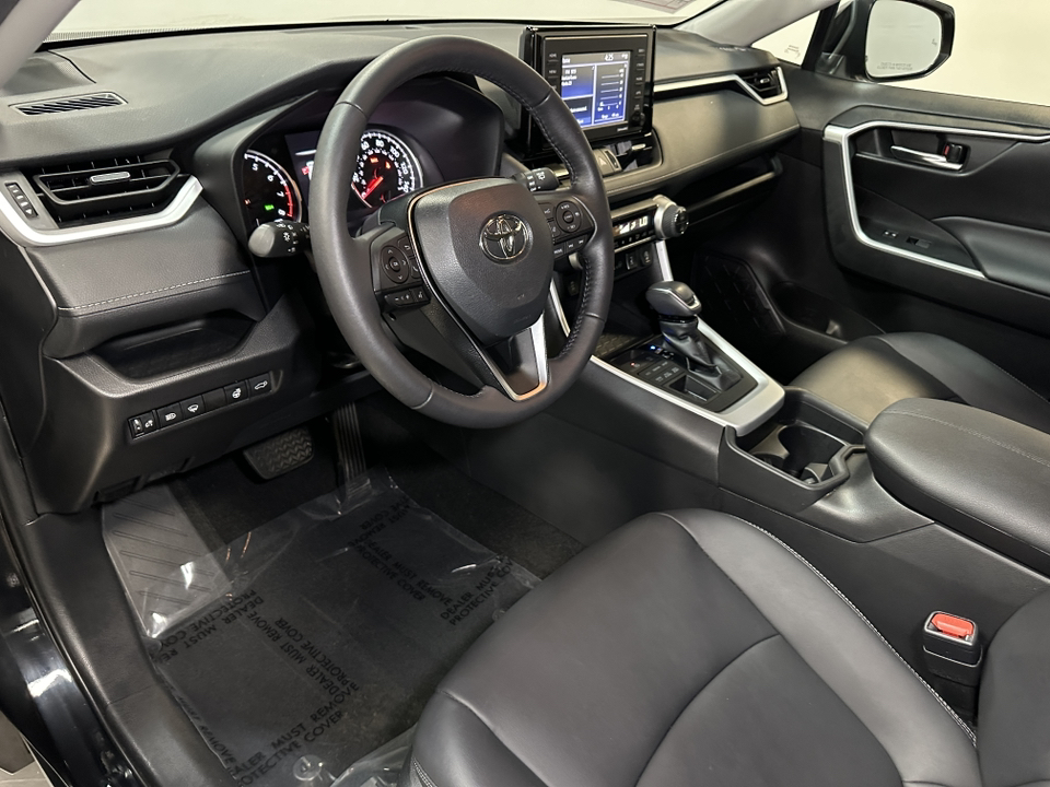 2021 Toyota RAV4 XLE Premium 24