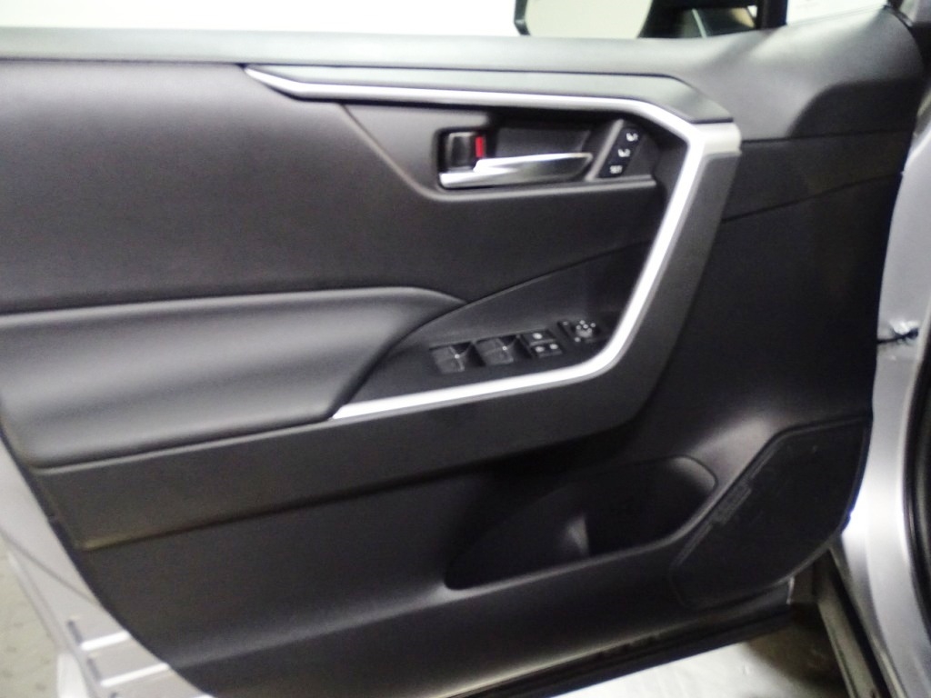 2024 Toyota RAV4 Hybrid XLE Premium 11