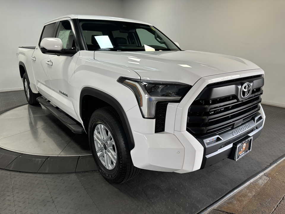 2024 Toyota Tundra 4WD SR5 2