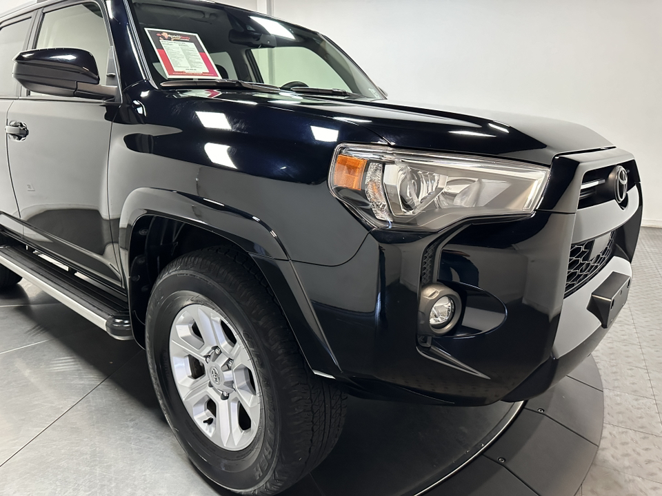 2022 Toyota 4Runner SR5 3