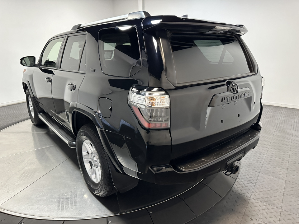 2022 Toyota 4Runner SR5 8