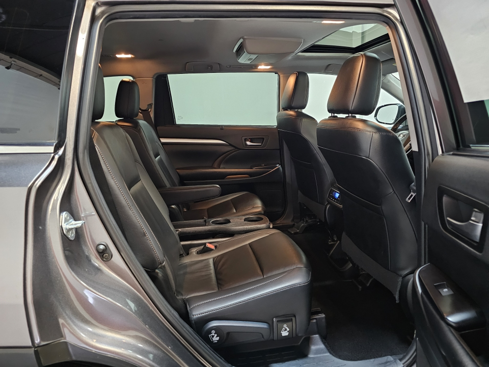 2019 Toyota Highlander XLE 36