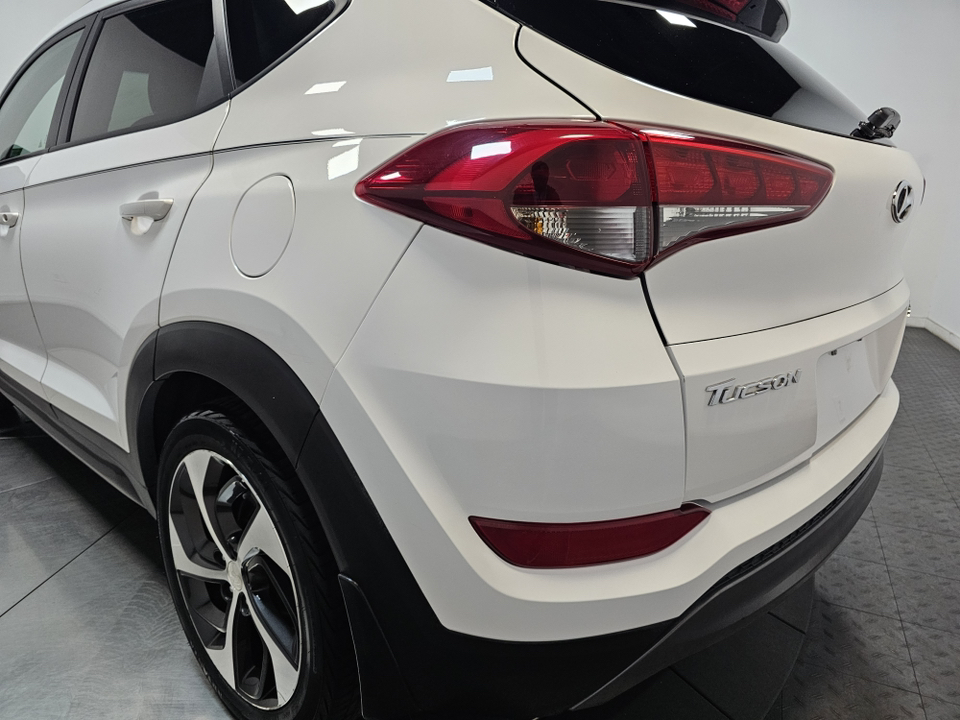 2016 Hyundai Tucson Sport 10