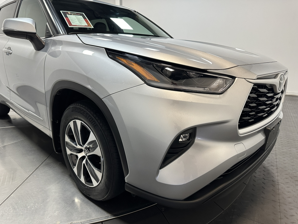 2021 Toyota Highlander XLE 3