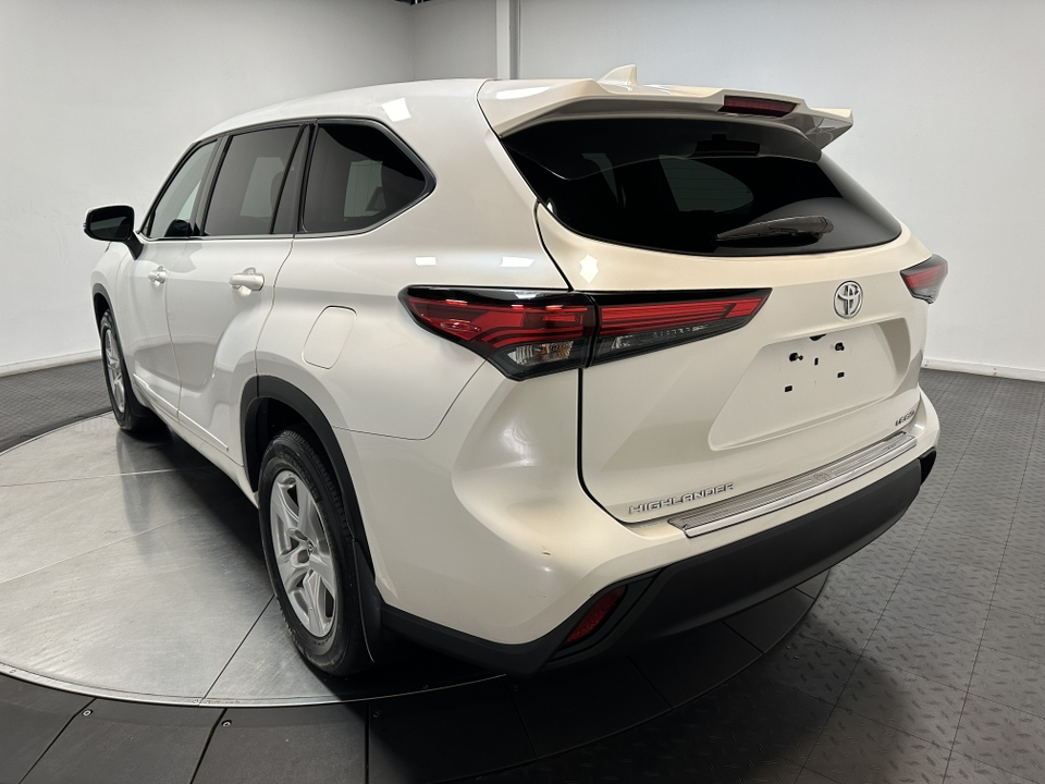 2021 Toyota Highlander LE 9