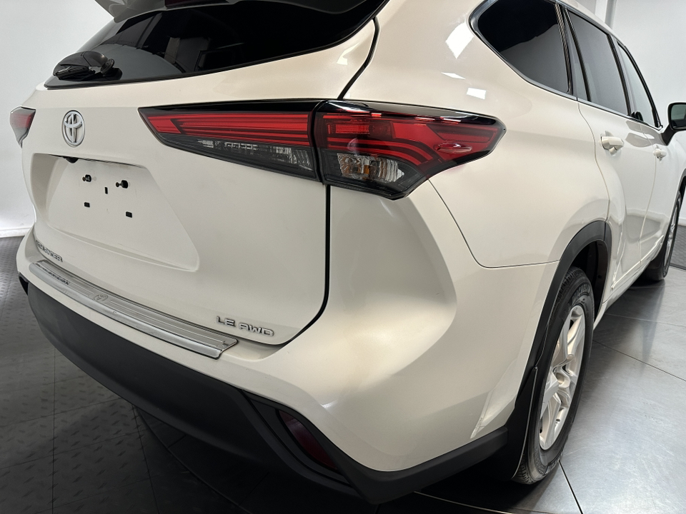 2021 Toyota Highlander LE 14