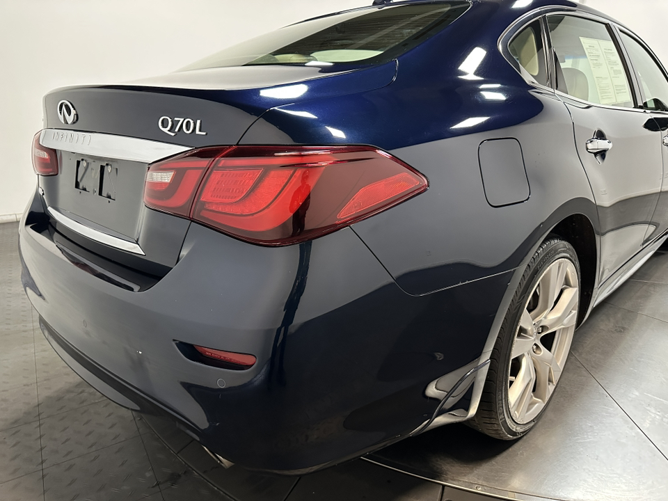 2016 INFINITI Q70L  14