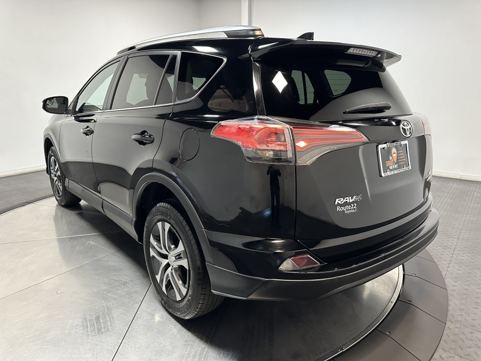 2016 Toyota RAV4  9