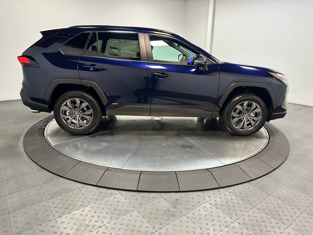 2024 Toyota RAV4 Hybrid XLE Premium 9