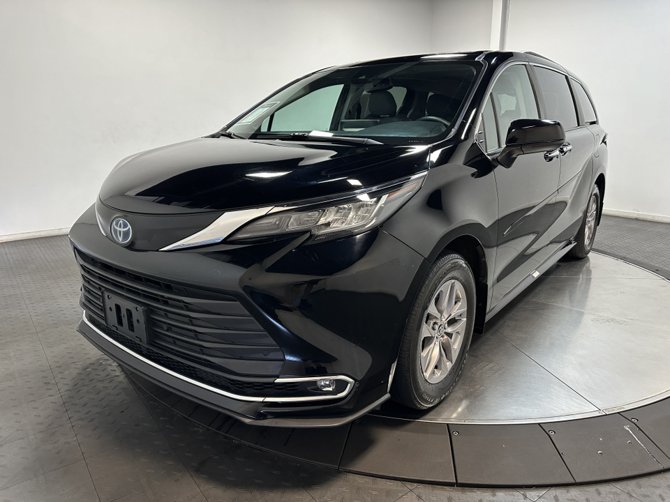 2022 Toyota Sienna XLE 6