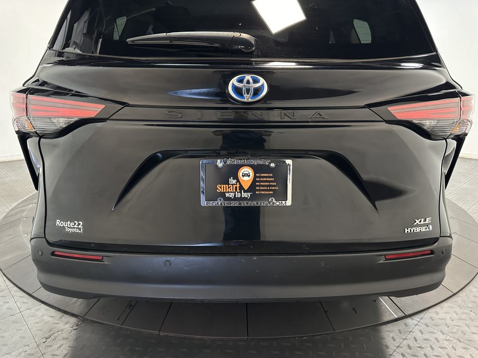 2022 Toyota Sienna XLE 12