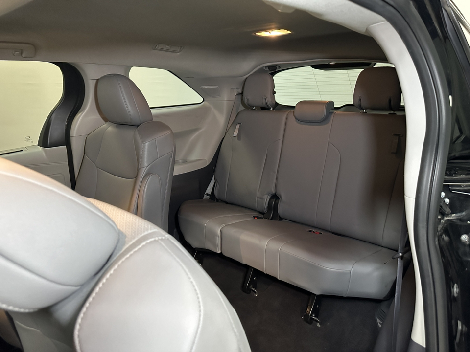 2022 Toyota Sienna XLE 30