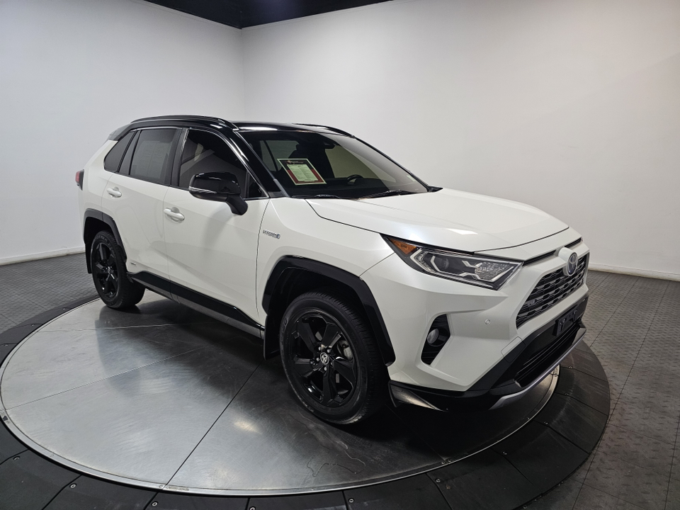 2021 Toyota RAV4 Hybrid XSE 1