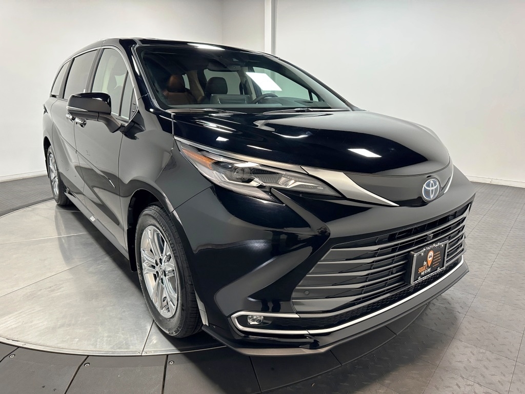 2024 Toyota Sienna Platinum 2