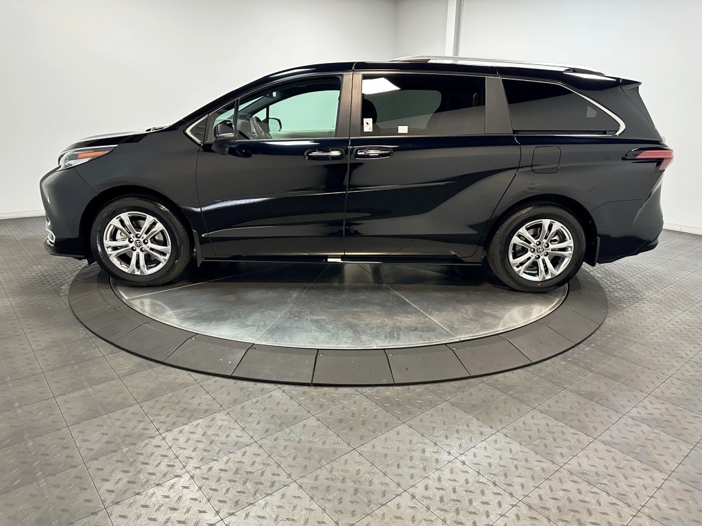 2024 Toyota Sienna Platinum 5