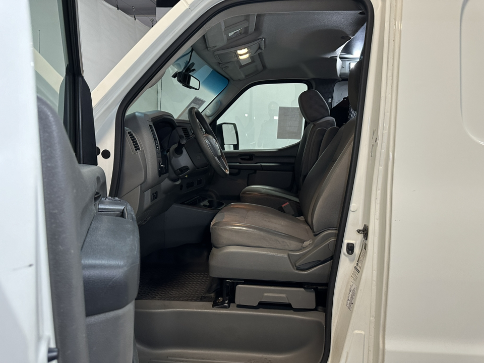 2017 Nissan NV Cargo S 17