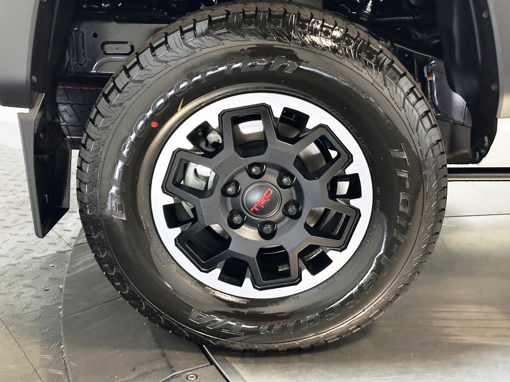 2024 Toyota Tacoma 4WD TRD Sport 10