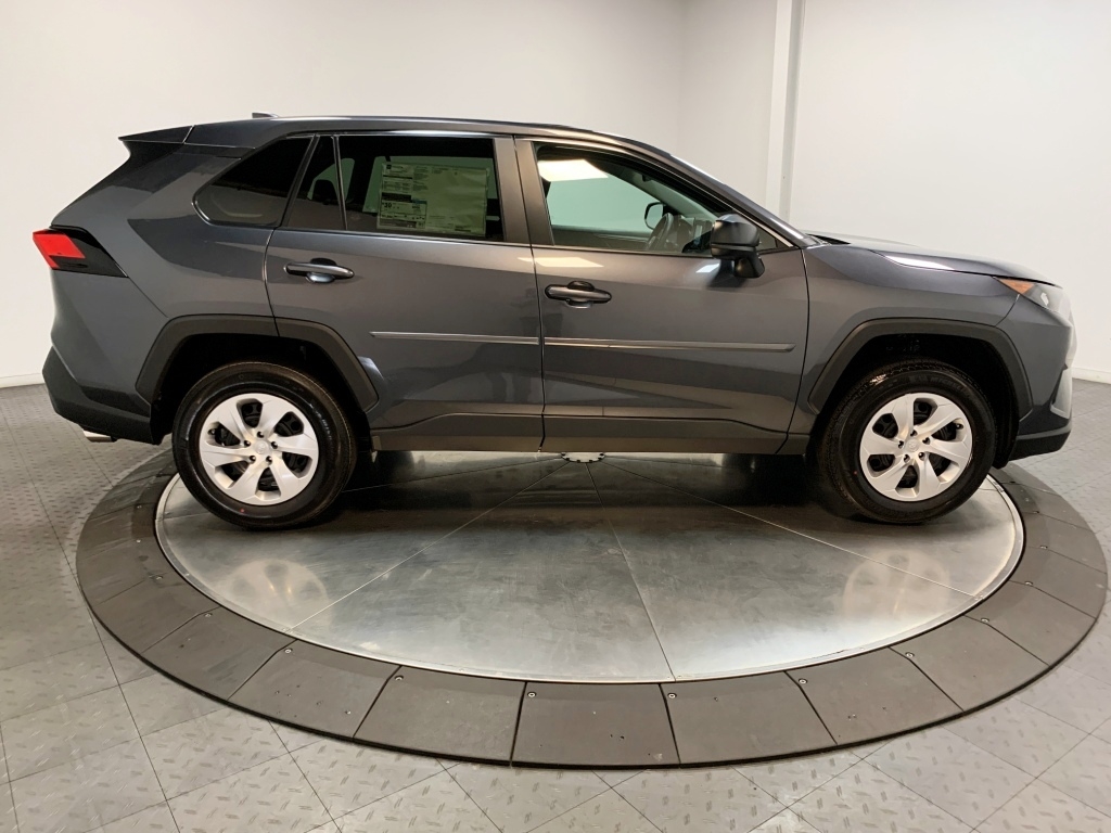 2024 Toyota RAV4 LE 9