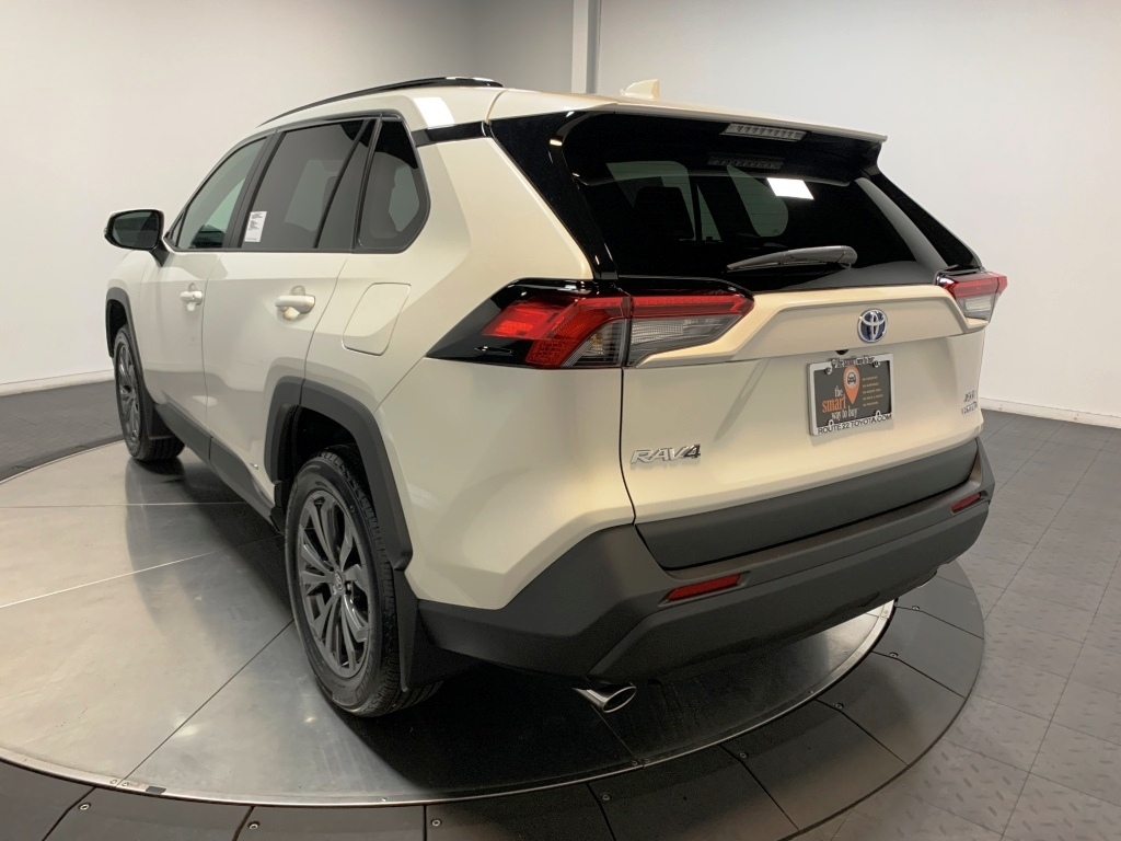 2024 Toyota RAV4 Hybrid XLE Premium 6