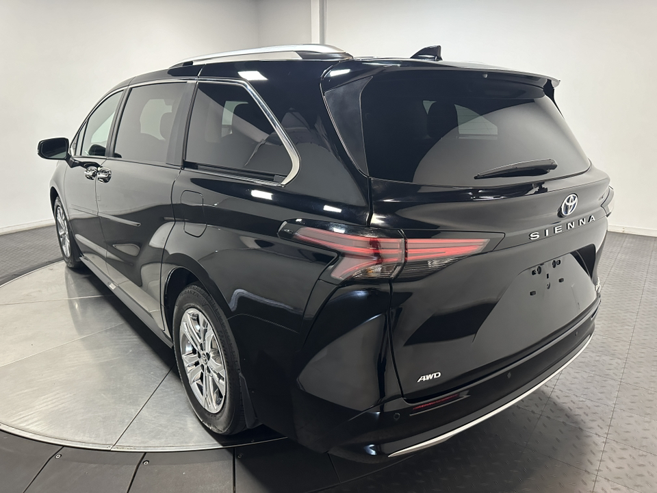 2023 Toyota Sienna Platinum 9