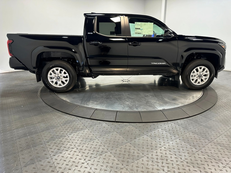 2024 Toyota Tacoma 4WD SR5 8