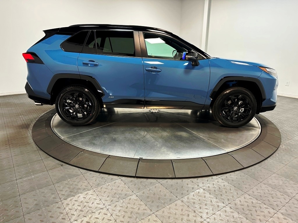 2024 Toyota RAV4 Hybrid XSE 9