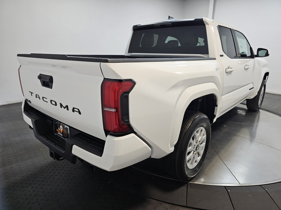 2024 Toyota Tacoma 4WD SR5 8