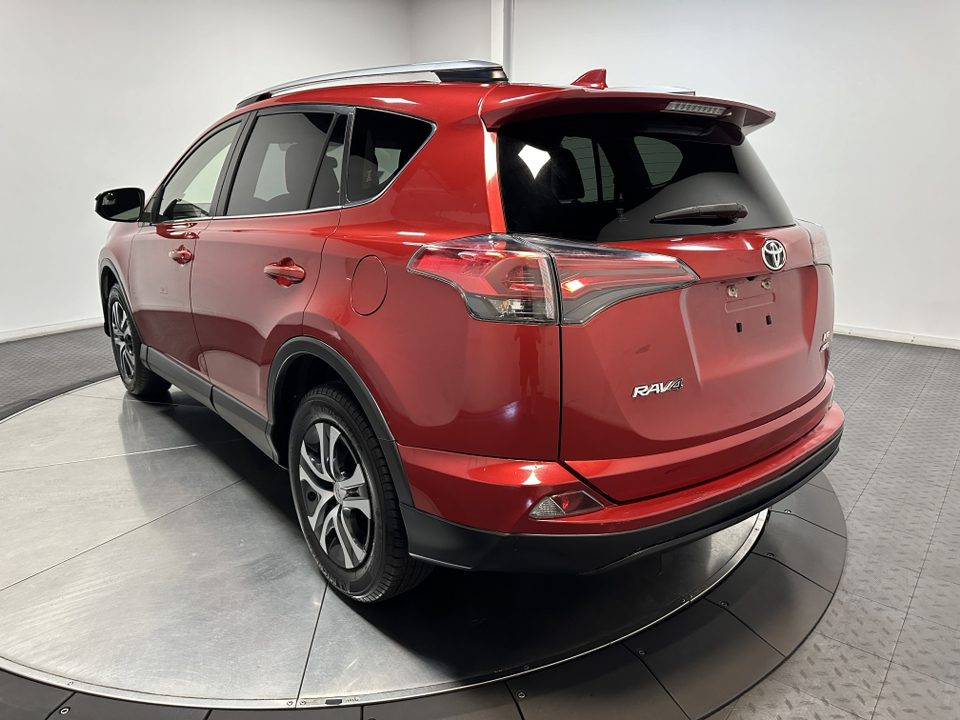 2017 Toyota RAV4 LE 9