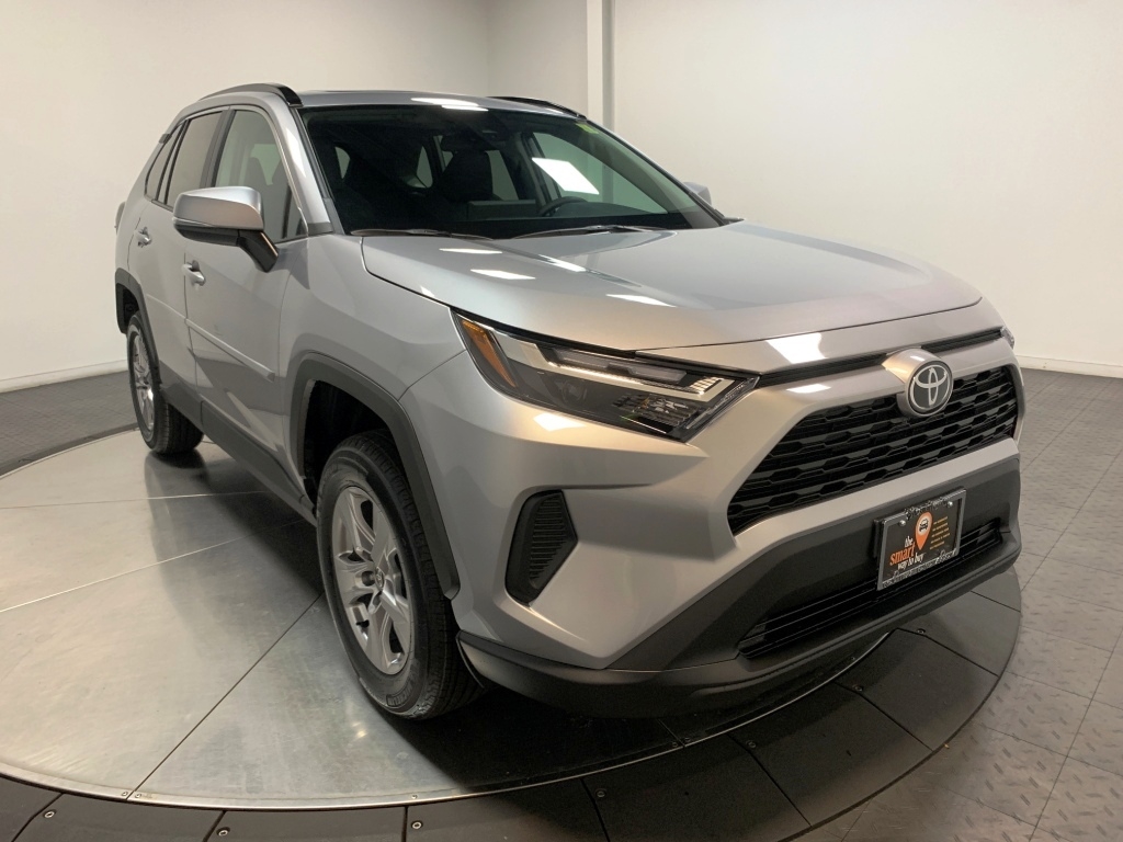 2024 Toyota RAV4 XLE 2