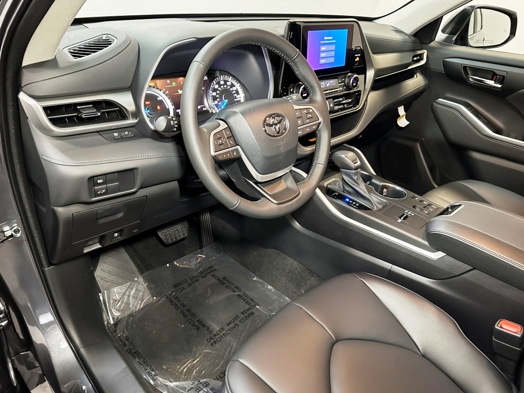 2024 Toyota Highlander Hybrid XLE 15