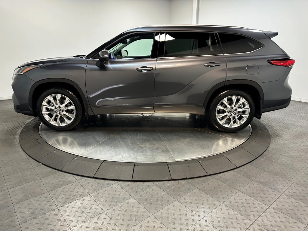 2024 Toyota Highlander Hybrid Limited 5