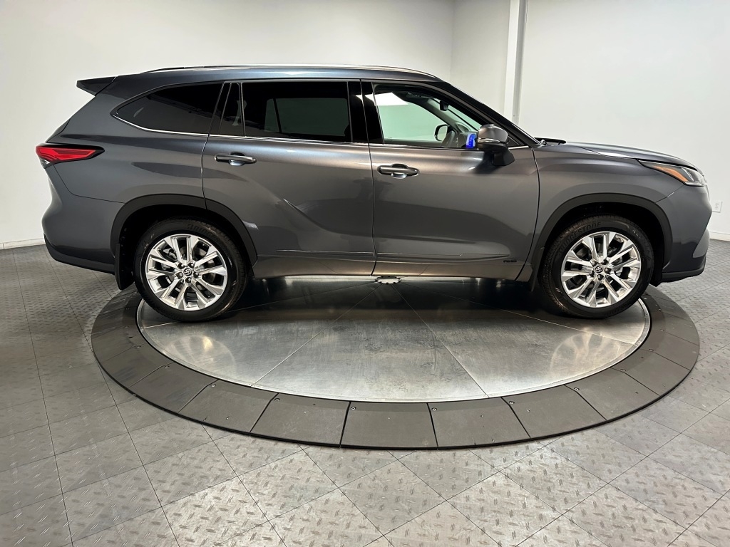 2024 Toyota Highlander Hybrid Limited 9