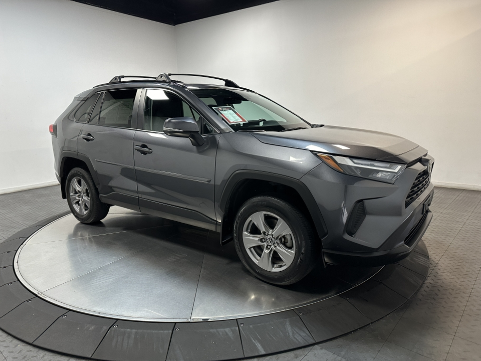 2022 Toyota RAV4 XLE 1