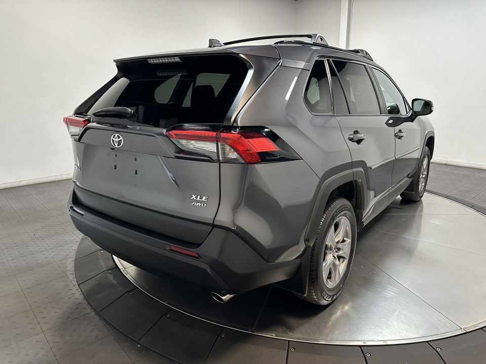 2022 Toyota RAV4 XLE 13