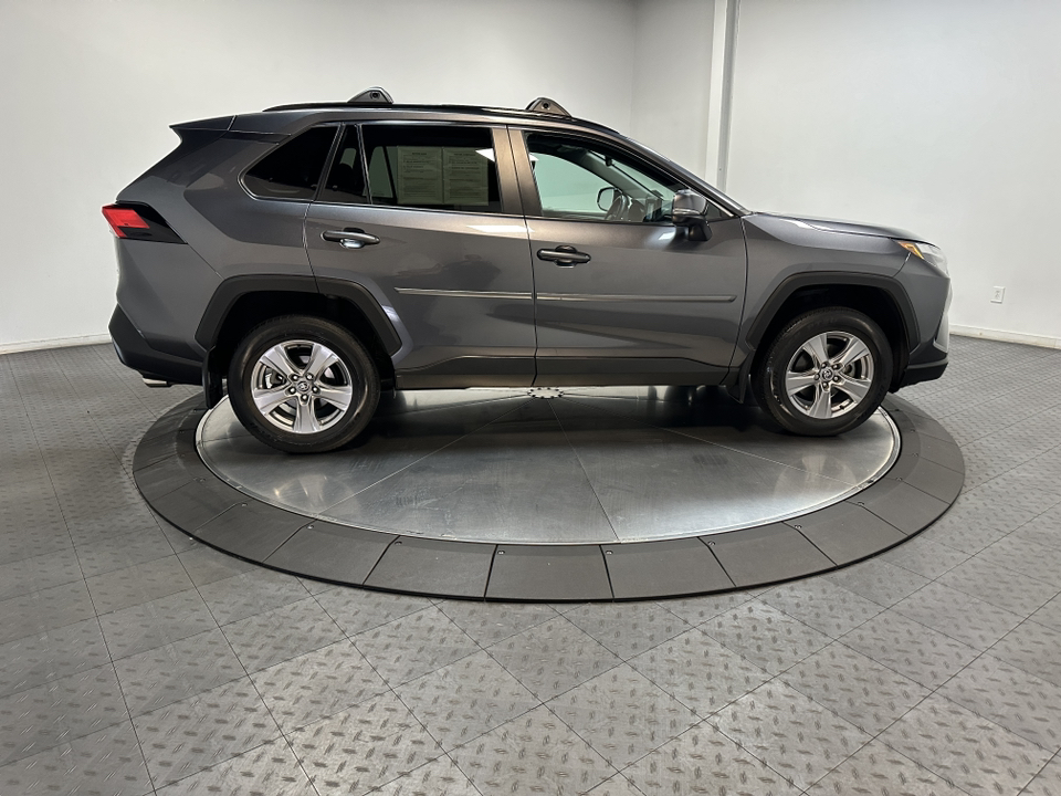 2022 Toyota RAV4 XLE 15