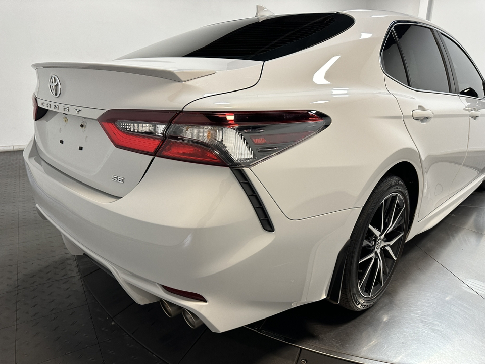 2022 Toyota Camry SE 14