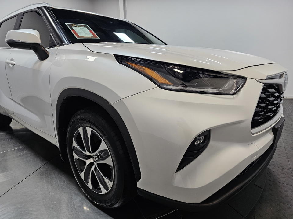 2023 Toyota Highlander XLE 3