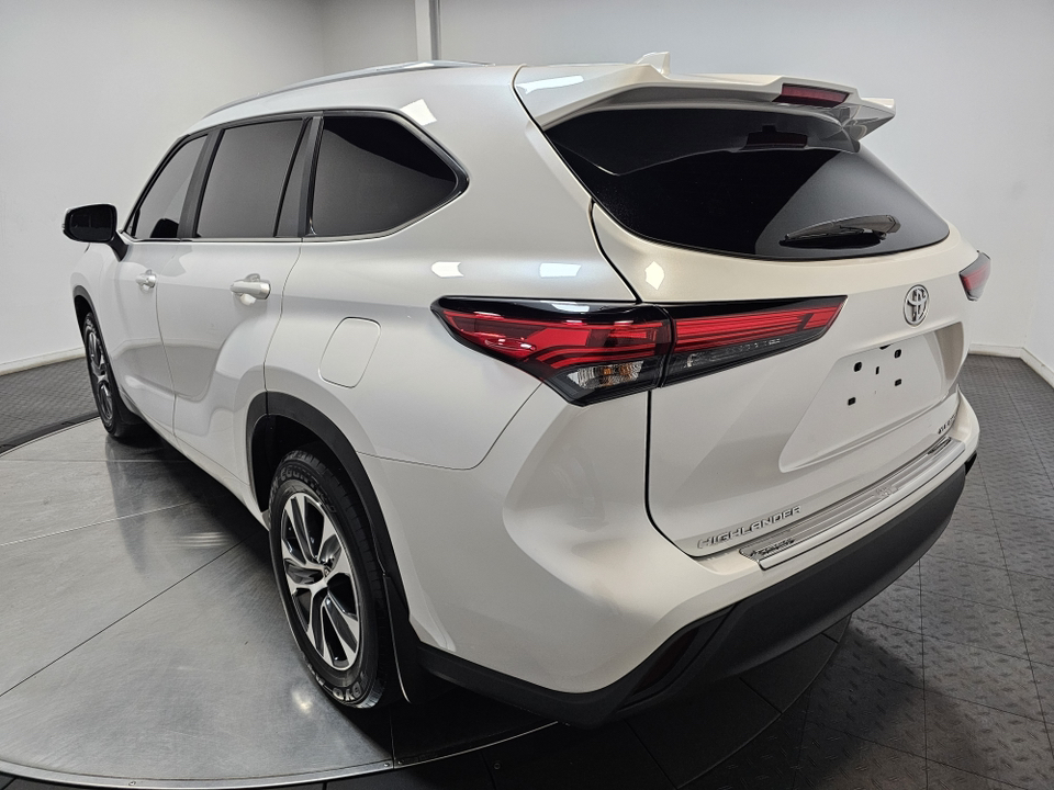 2023 Toyota Highlander XLE 9