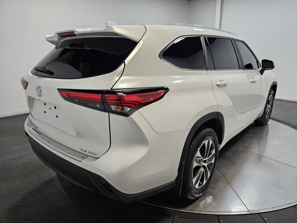 2023 Toyota Highlander XLE 13