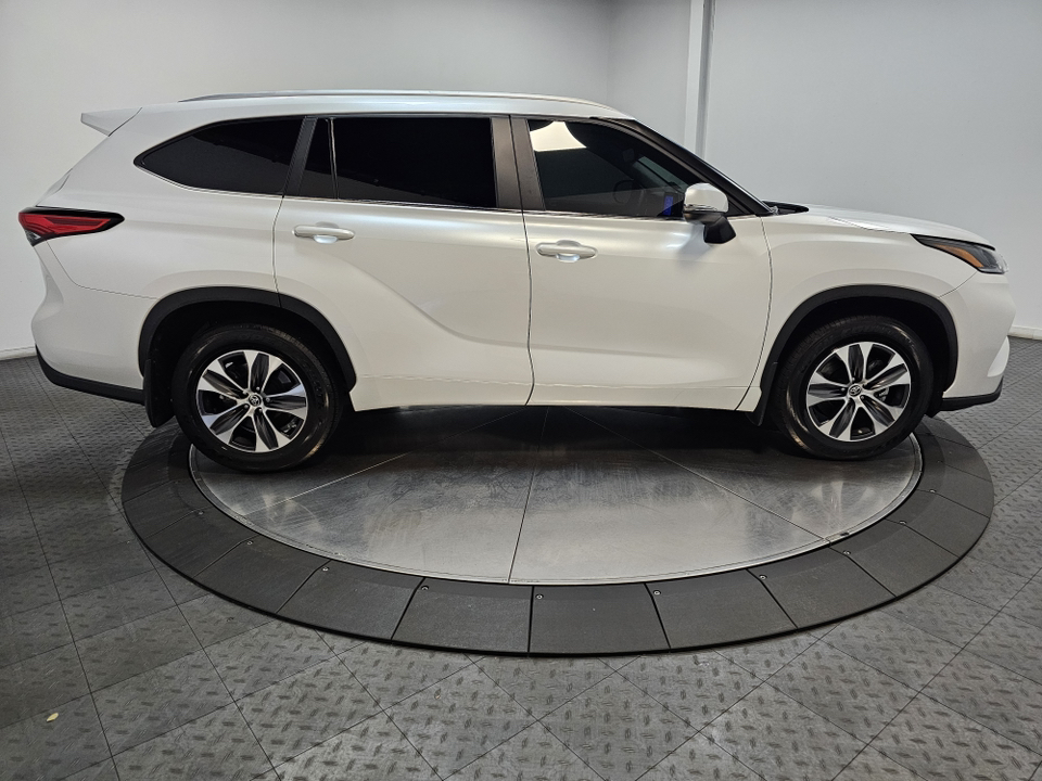 2023 Toyota Highlander XLE 15