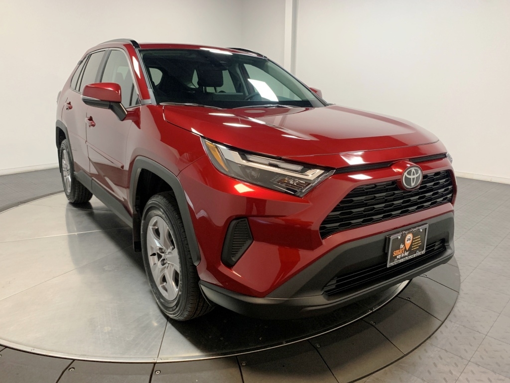 2024 Toyota RAV4 XLE 2