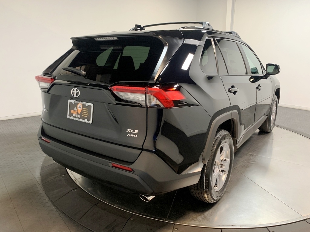 2024 Toyota RAV4 XLE 8