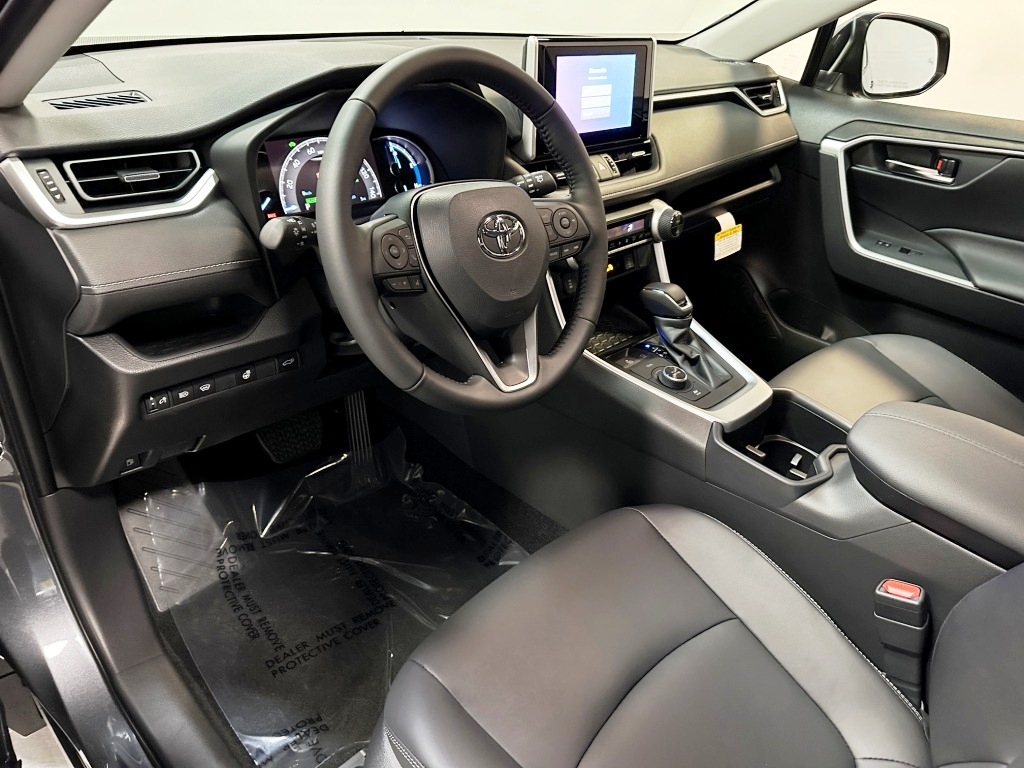 2024 Toyota RAV4 Hybrid XLE Premium 15