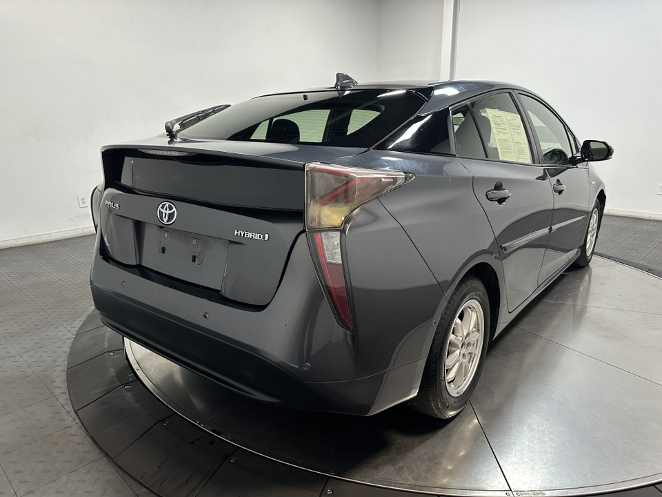 2017 Toyota Prius Two 8