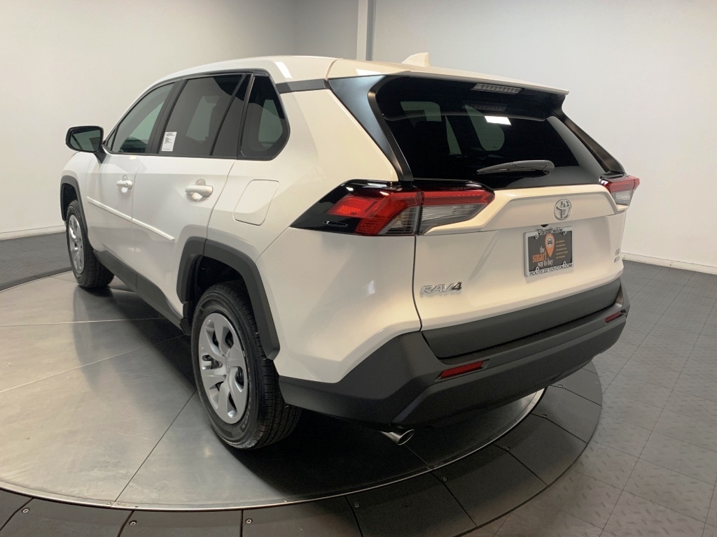 2024 Toyota RAV4 LE 6