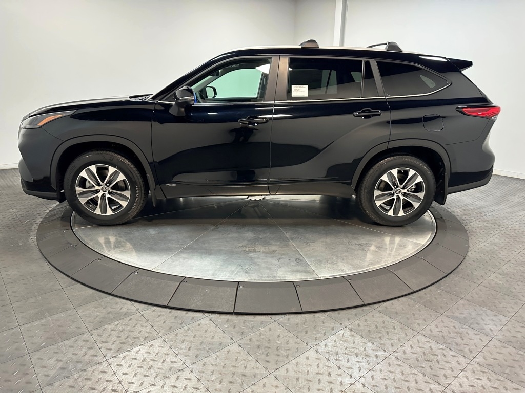 2024 Toyota Highlander Hybrid XLE 5